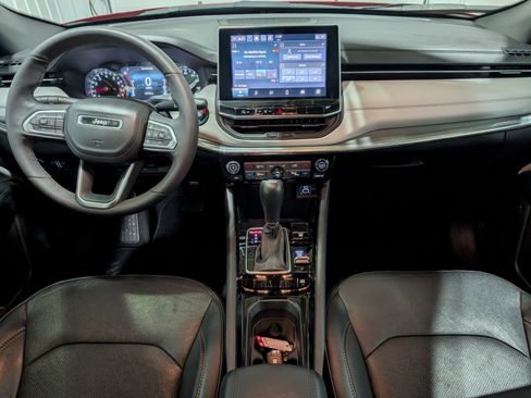 Used 2023 Jeep Compass Limited image 11