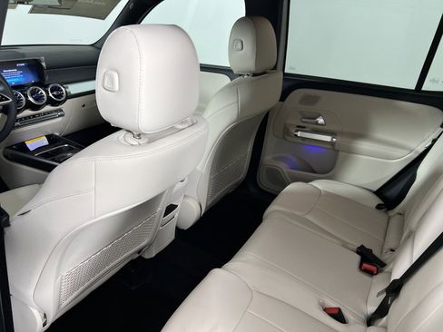 New 2025 Mercedes-Benz GLB 250 image 21