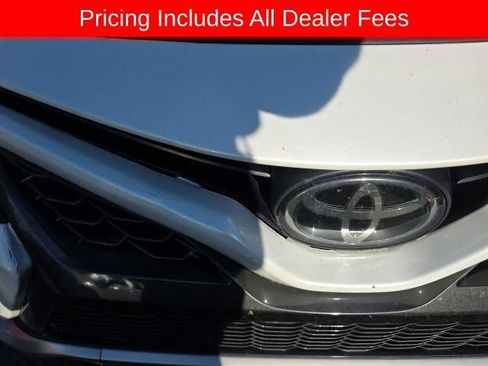 Used 2023 Toyota Camry XSE FWD image 7