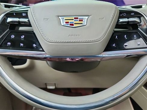 Used 2025 Cadillac Escalade ESV Premium Luxury Platinum image 44