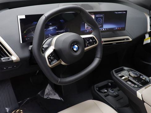 New 2026 BMW iX xDrive45 image 6