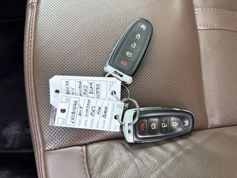 Used 2015 Lincoln MKS AWD w/ Equipment Group 101A image 33