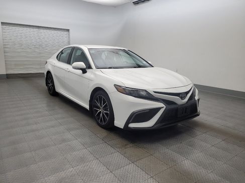 Used 2023 Toyota Camry SE image 13