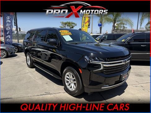 Used 2022 Chevrolet Suburban LT w/ Luxury Package AWD/4WD image 1