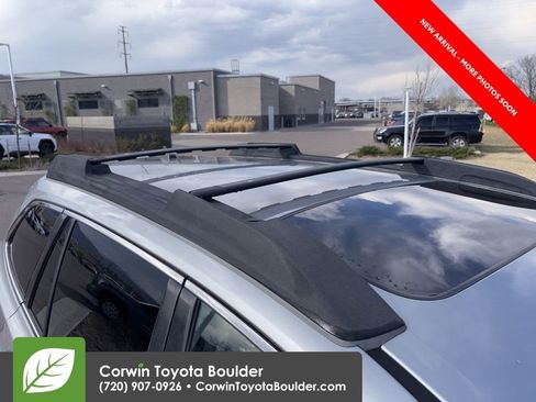 Used 2011 Subaru Outback 2.5i Limited image 9
