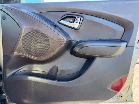 Used 2013 Hyundai Tucson GLS image 21