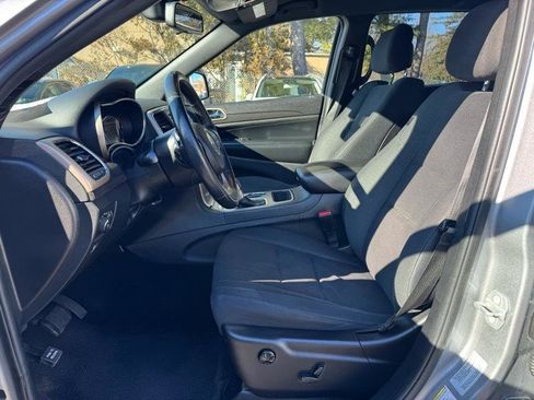 Used 2016 Jeep Grand Cherokee Laredo w/ Quick Order Package 23E image 8