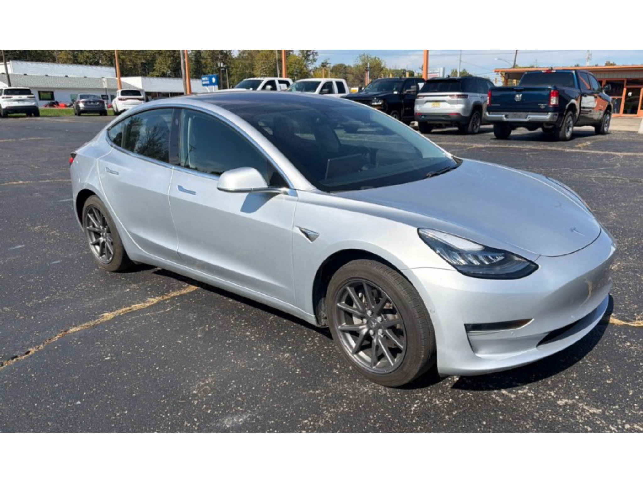 Used 2018 Tesla Model 3 Long Range RWD image 4