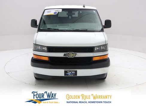 Used 2017 Chevrolet Express 3500 LT w/ LT Preferred Equipment Group RWD image 9