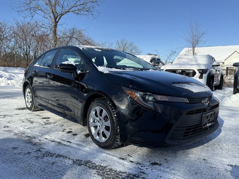 Used 2023 Toyota Corolla LE image 11