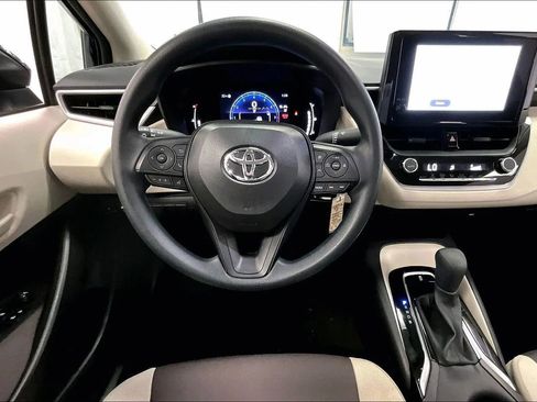 Used 2026 Toyota Corolla LE image 5