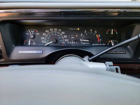 Used 1999 Buick Le Sabre Custom w/ Prestige Opt Pkg FWD image 37