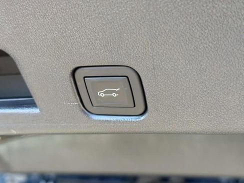 Used 2025 Buick Enclave Preferred w/ Super Cruise Package image 10