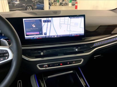 Used 2025 BMW X5 xDrive40i w/ M Sport Package image 6