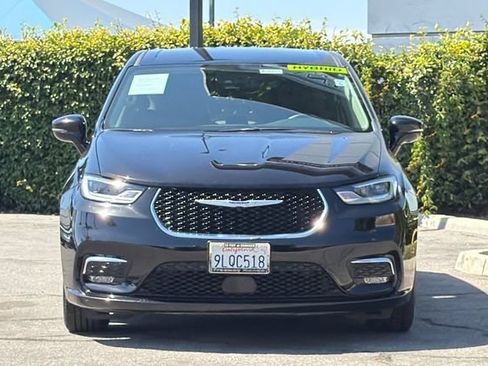 Used 2024 Chrysler Pacifica Limited FWD image 9