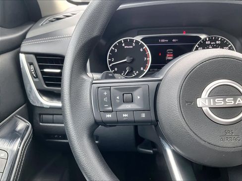 Used 2024 Nissan Rogue SV image 22
