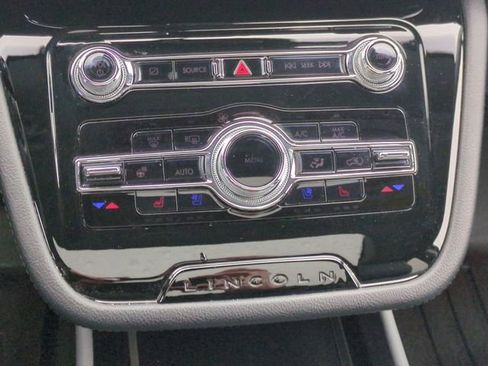 Used 2022 Lincoln Corsair Reserve w/ Luxury Package image 25