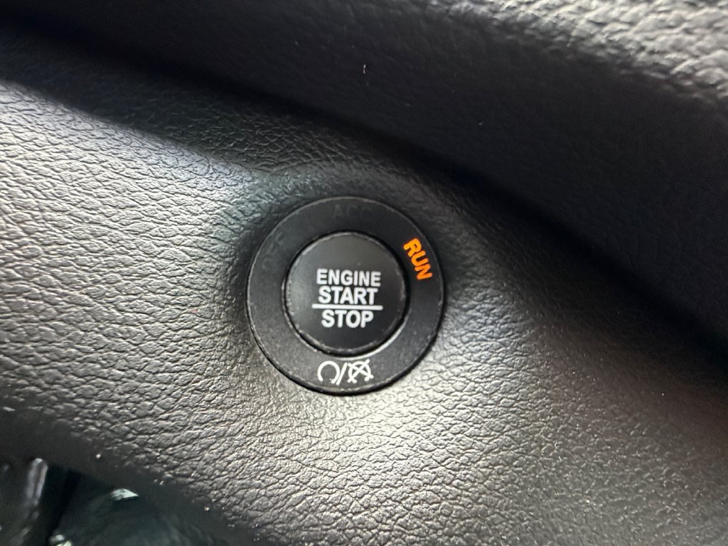 Used 2018 Jeep Cherokee Latitude Plus FWD image 25