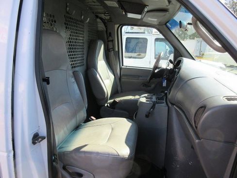 Used 2001 Ford E-350 and Econoline 350 Super Duty RWD image 13
