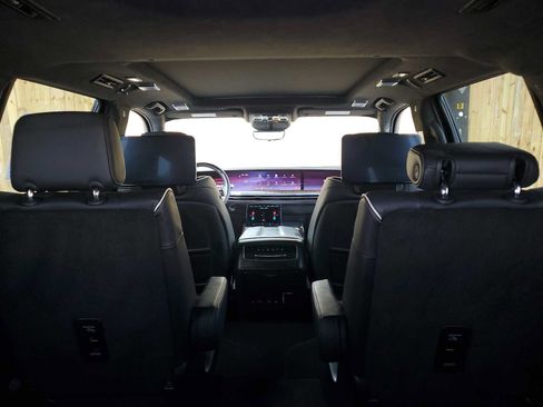 Certified 2026 Cadillac Escalade Platinum Sport AWD/4WD image 22