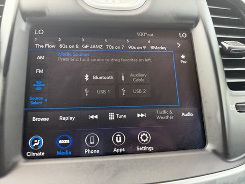 Used 2023 Chrysler 300 Touring RWD image 19
