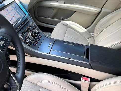 Used 2017 Lincoln MKZ Reserve w/ Climate Package FWD image 15