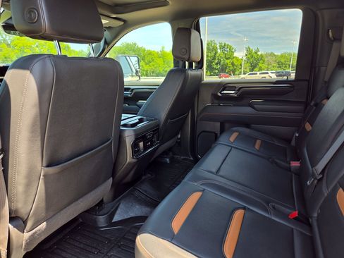 Used 2025 GMC Sierra 2500 AT4 w/ AT4 Premium Plus Package AWD/4WD image 47