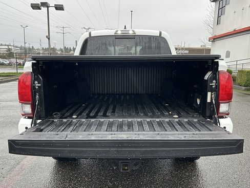 Certified 2019 Toyota Tacoma TRD Off-Road image 25