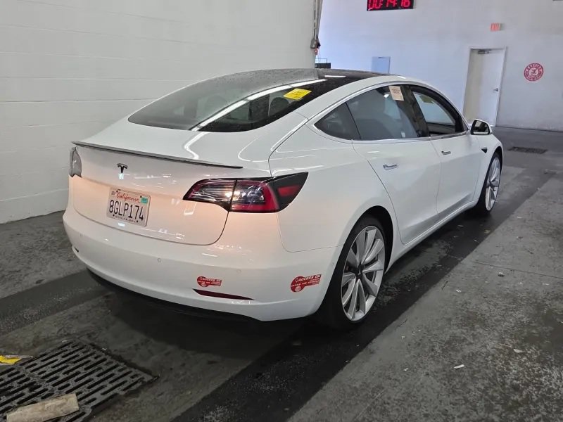 Used 2018 Tesla Model 3 Performance AWD/4WD image 2