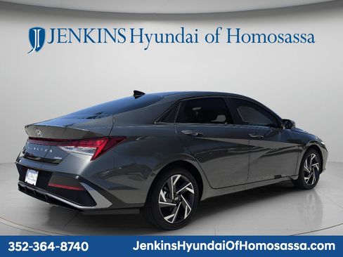 New 2026 Hyundai Elantra Limited FWD image 5