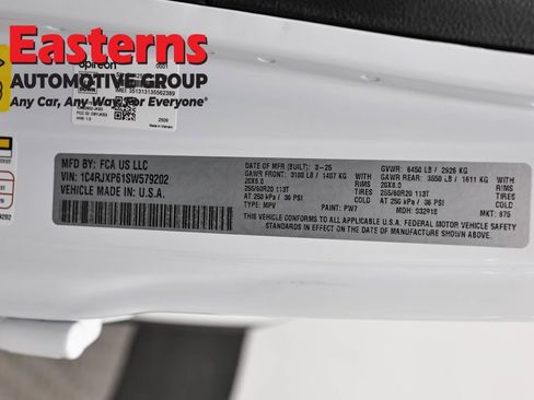 Used 2025 Jeep Wrangler Unlimited Sahara w/ Safety Group image 35