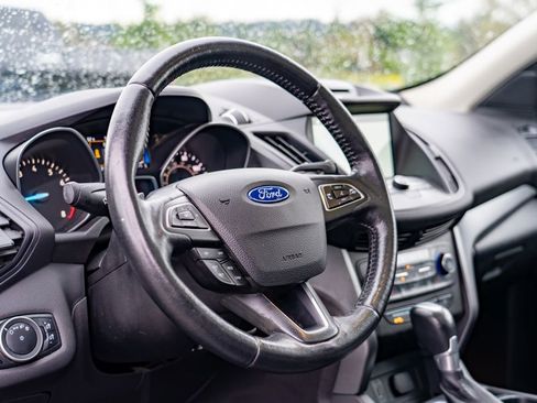 Used 2017 Ford Escape SE w/ Equipment Group 201A image 13