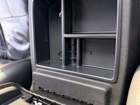 Used 2011 GMC Yukon SLT image 29