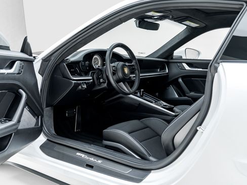 Used 2022 Porsche 911 Turbo S AWD/4WD image 3