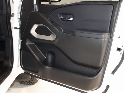 Used 2022 Nissan Frontier SV image 53