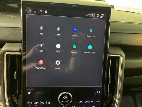 Used 2025 GMC Yukon Denali AWD/4WD image 18