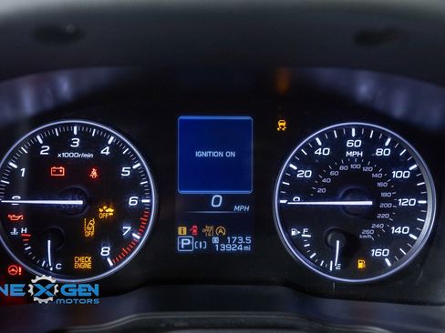 Used 2024 Subaru Crosstrek 2.0i Premium AWD/4WD image 16