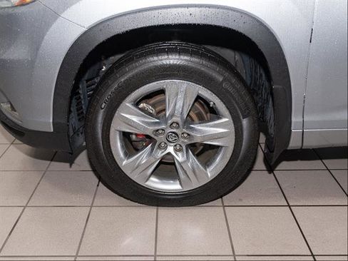 Used 2016 Toyota Highlander Limited image 6
