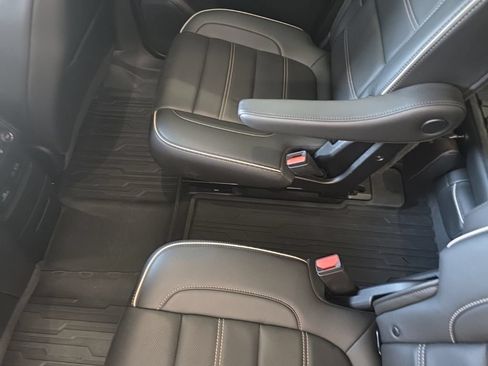 Used 2023 GMC Acadia Denali w/ Black Diamond Edition FWD image 23