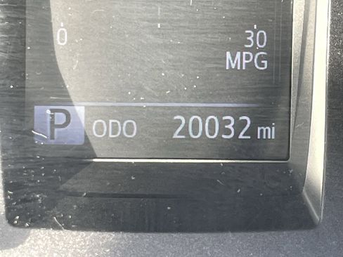 Used 2017 Toyota Tacoma TRD Sport w/ Tow Package (A/T) image 21