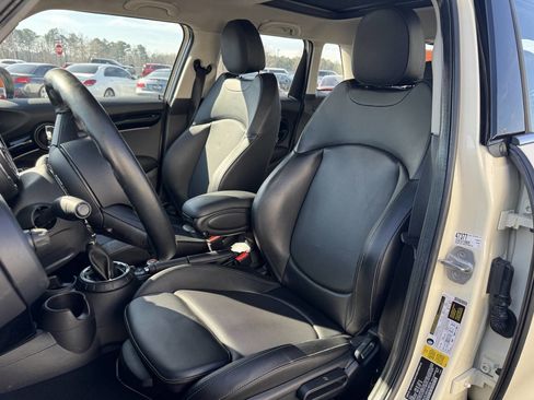 Used 2017 MINI Cooper S image 8