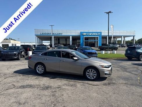 Used 2025 Chevrolet Malibu LT FWD image 4