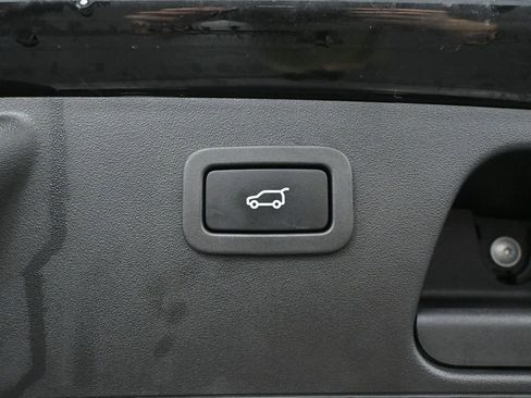 Used 2020 Jaguar E-PACE SE image 44