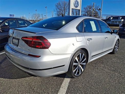 Used 2018 Volkswagen Passat 3.6 image 6