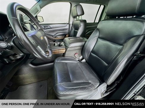 Used 2018 Chevrolet Suburban LT image 21