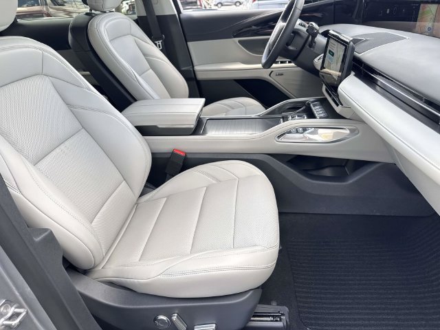New 2026 Lincoln Nautilus Premier w/ Equipment Group 102A AWD/4WD image 9