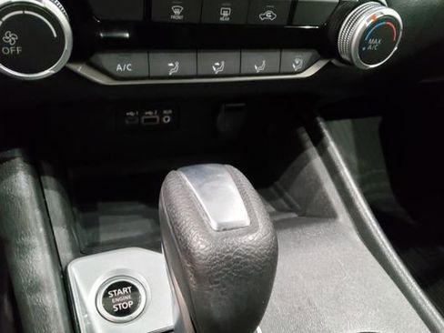 Used 2025 Nissan Altima 2.5 SV FWD image 28