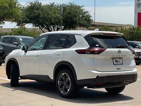 Used 2025 Nissan Rogue SV FWD image 6