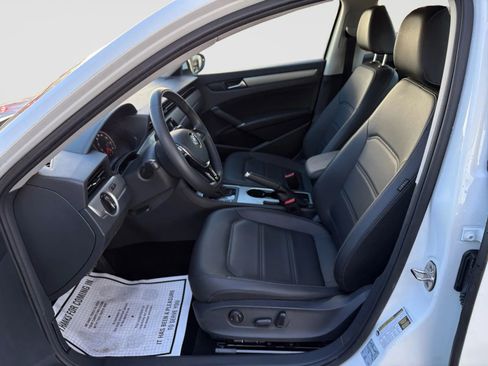 Used 2021 Volkswagen Passat 2.0T SE image 10