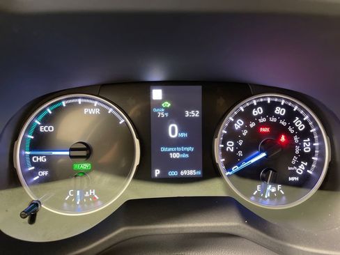 Certified 2022 Toyota RAV4 LE AWD/4WD image 18